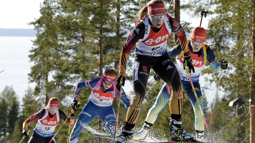 Hromadný závod biatlonistek