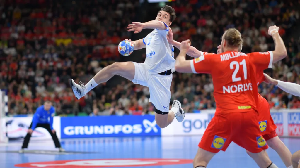 Matěj Klíma v zakončení proti Dánům