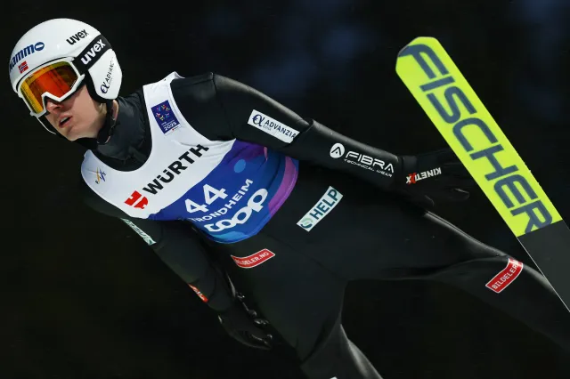 Aféra s norskými kombinézami pokračuje, další tři skokané dostali od FIS stopku