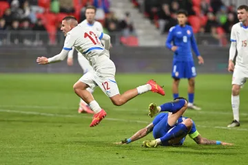 Jan Trédl (č. 12) v utkání české jednadvacítky