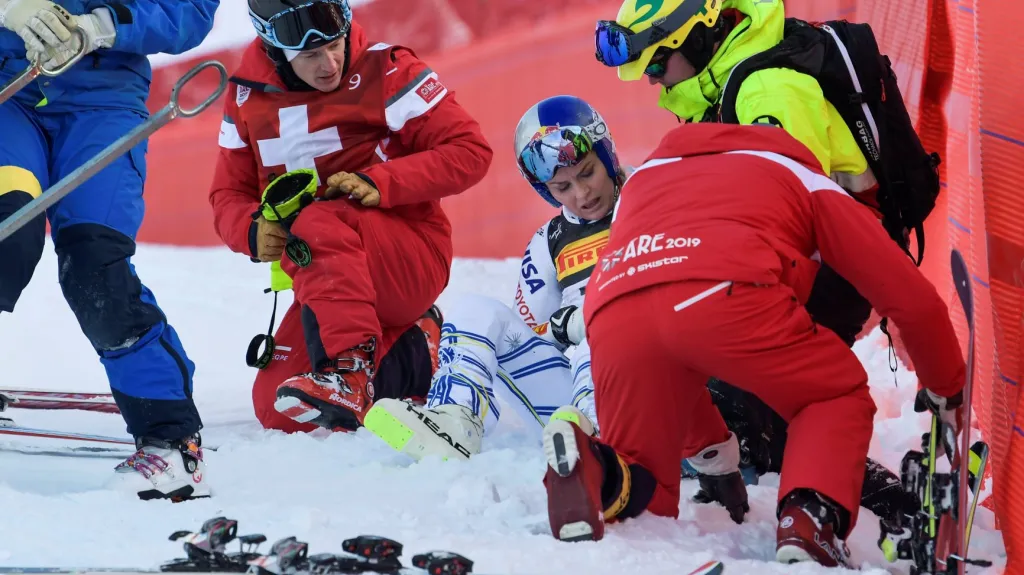 Lindsey Vonnová v síti po pádu na MS