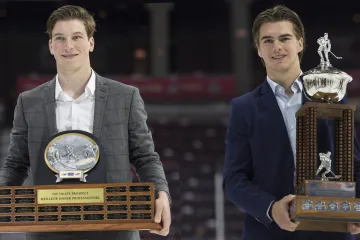 Nolan Patrick (vlevo) a Nico Hischier