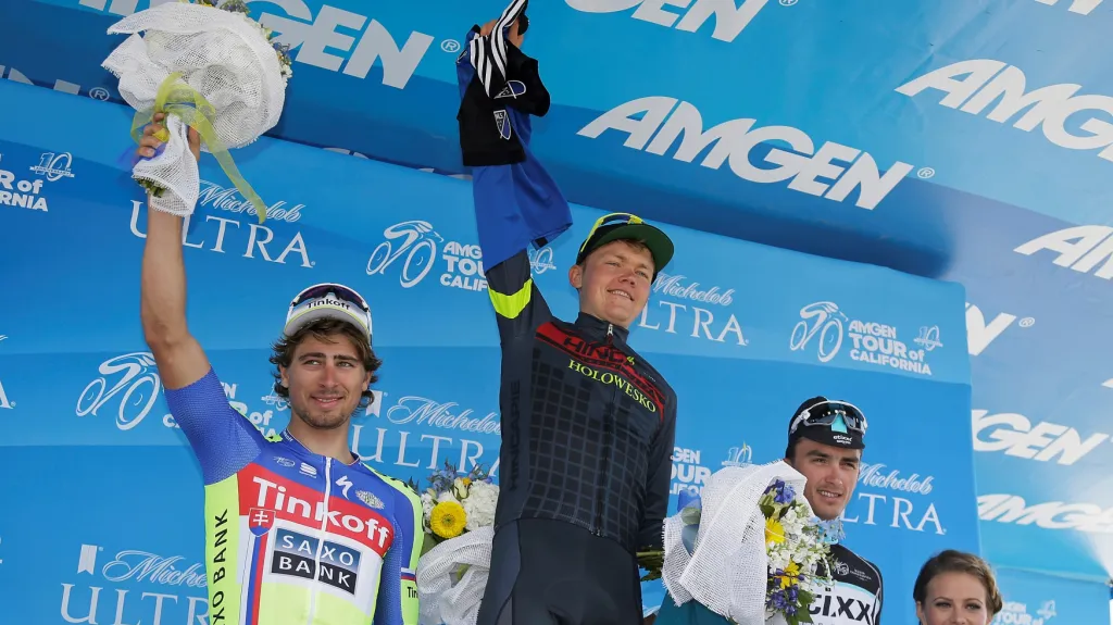 Zleva Peter Sagan, Toms Skujinš a Julian Alaphilippe