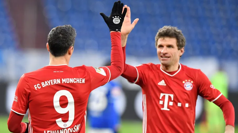 Opory a budoucí legendy Bayernu Robert Lewandowski a Thomas Müller
