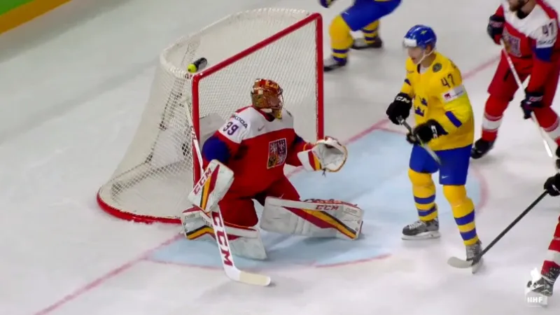 Gól v utkání Švédsko - Česko: Rakell - 1:0 (5. min.)
