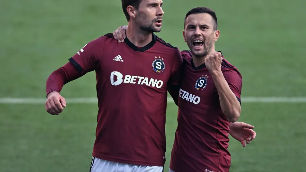 Kaan Kairinen a Jakub Pešek