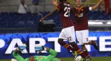 Gervinho a Totti (vpravo) slaví vstřelenou branku