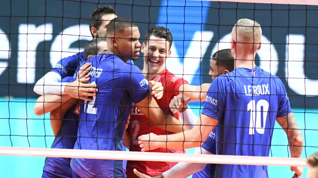 Radost volejbalistů Francie