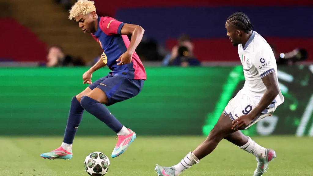 Lamine Yamal v akci proti Interu Milán