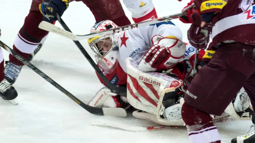 Adam Svoboda při derby se Spartou