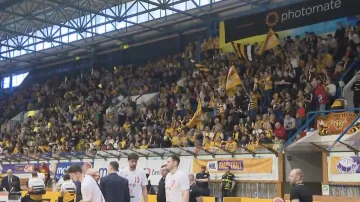 V bouřlivé atmosféře zvítězili basketbalisté Nymburku
