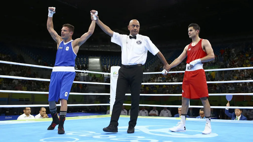 Italský boxer Carmine Tommasone po vítězství