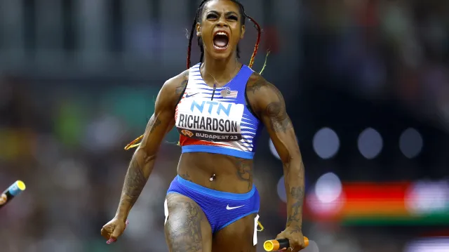 Finále štafetového závodu žen na 4x100 m