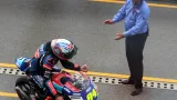 Po čestném kole, radostný návrat do pit lane