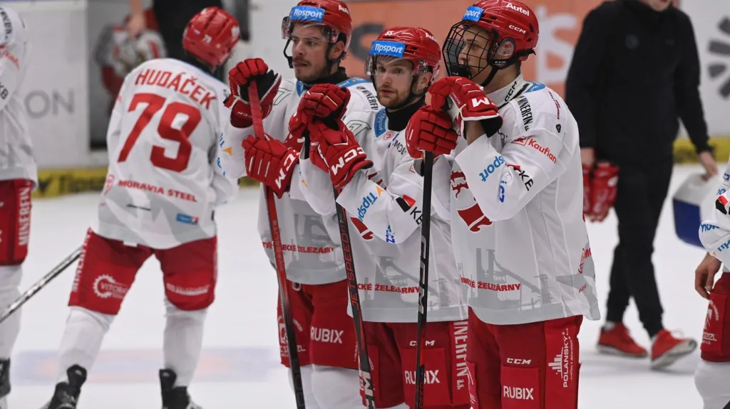 Zklamaní hokejisté Třince
