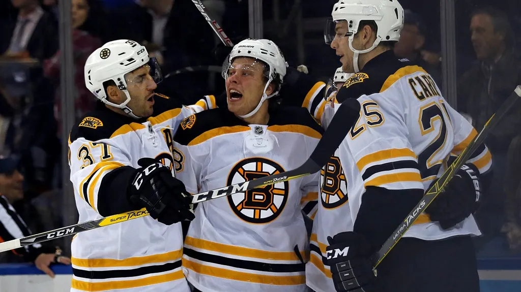 David Pastrňák se spoluhráči