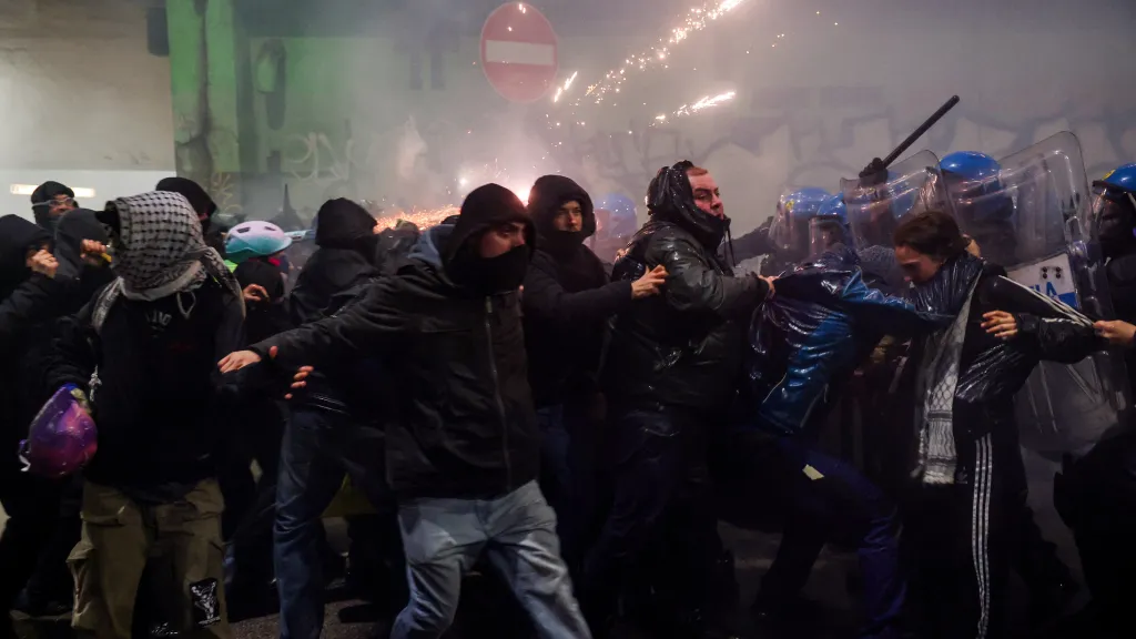 Milánská demonstrace odpůrců olympijských her