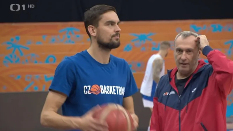 Ginzburg jde s českými basketbalisty na Izrael
