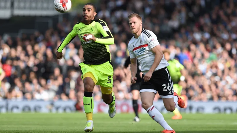 Tomáš Kalas (vpravo) v dresu Fulhamu