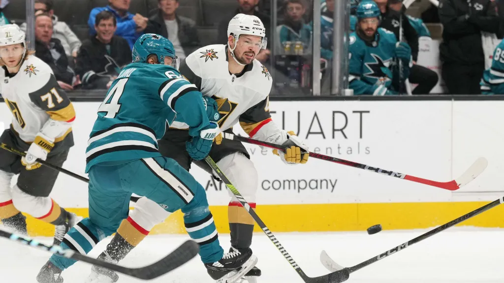 Tomáš Hertl v souboji se San José