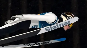 Záznam závodu skokanů na velkém můstku