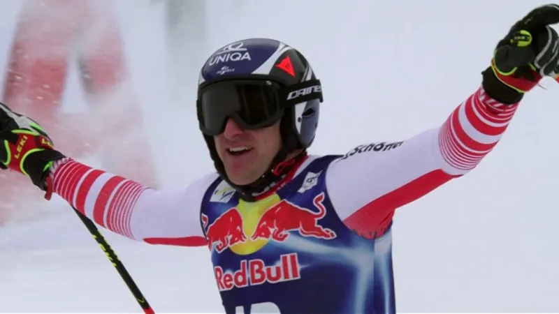 Mayerova vítězná jízda ve sjezdu v Kitzbühelu