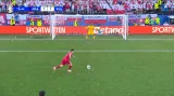 Moment utkání Francie – Polsko: Opakovaná penalta Lewandowského