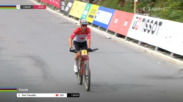 Závěr závodu mužů do 23 let v cross country na MS