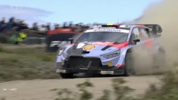 Portugalskou rallye vede po druhé etapě Ogier