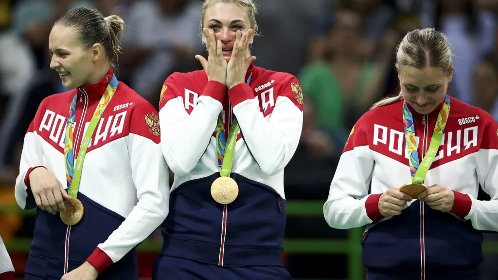 Házenkářky z Ruska se radují ze zlatých medailí