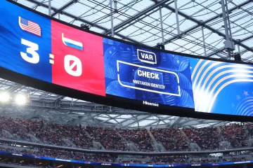 VAR rozhodl v zápase USA s Paraguayí o změně hráče, který má dostat žlutou kartu