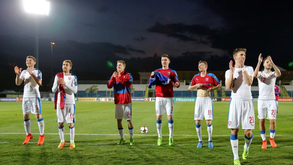 Radující se čeští reprezentanti