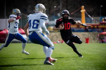 Jan Dundáček v utkání s Bratislavou Monarchs