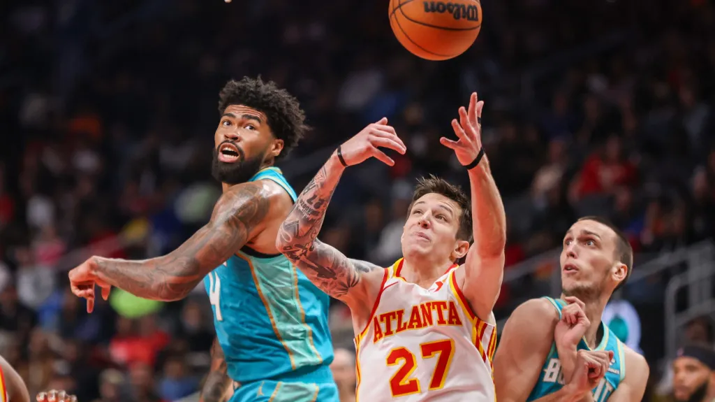 Vít Krejčí v utkání s Charlotte