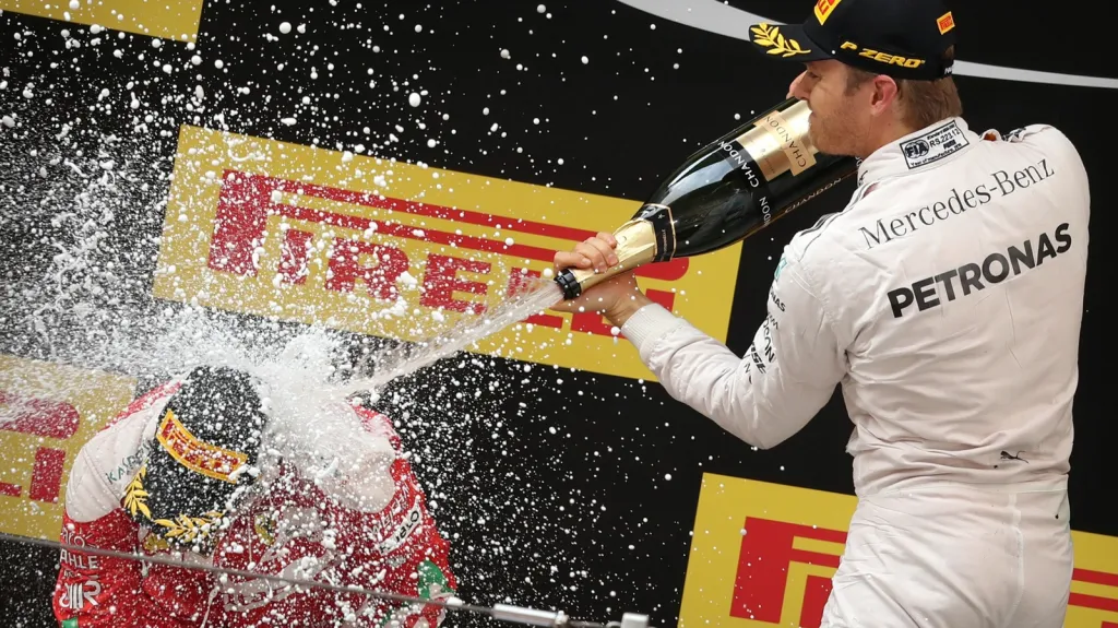 Nico Rosberg slaví triumf ve Velké ceně Číny