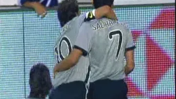 Hasan Salihamidžič se raduje z vítězného gólu proti Realu