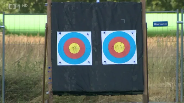 V Plzni začalo MS v paralukostřelbě