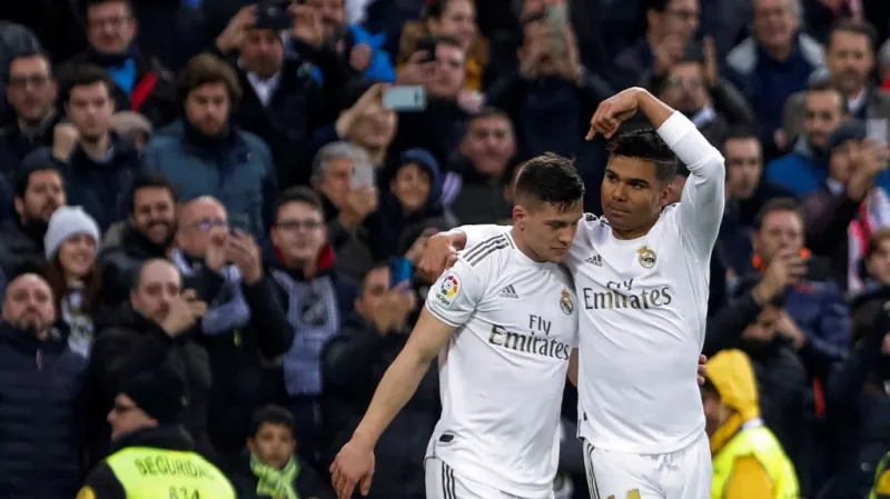 Fotbalisté Realu Madrid slaví výhru