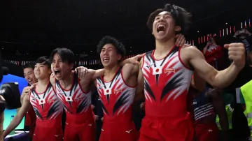 Japonští gymnasté ovládli soutěž družstev