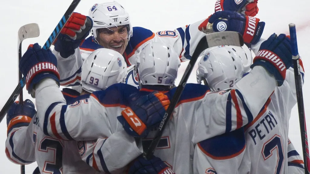 Radost hráčů Edmontonu Oilers
