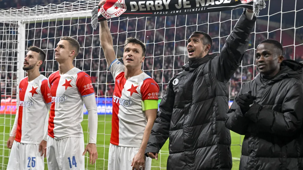 Slávisté se radují po výhře v derby nad Spartou
