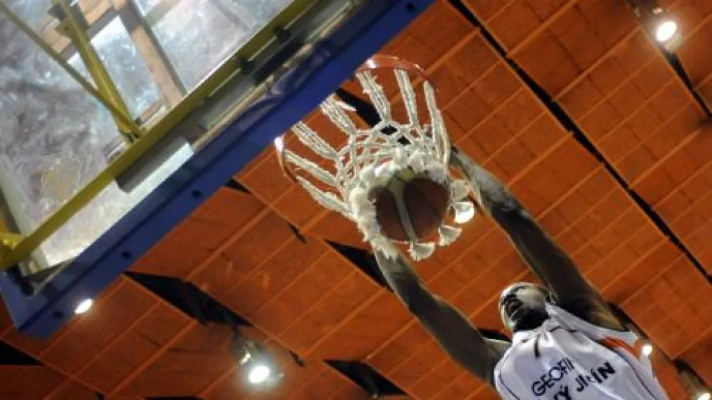 Cizinci v exhibici NBL porazili v Praze české basketbalisty