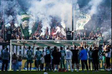 Fanoušci děkují fotbalistům Bohemians Praha