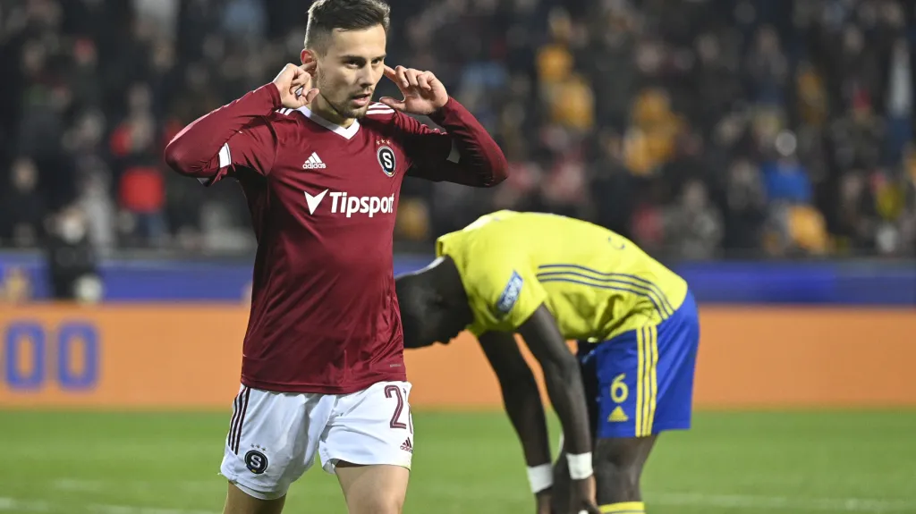Jakub Pešek slaví gól proti Zlínu