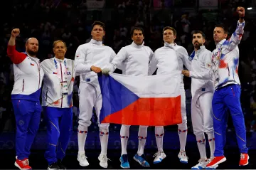 Čeští šermíři slaví zisk bronzových olympijských medailí