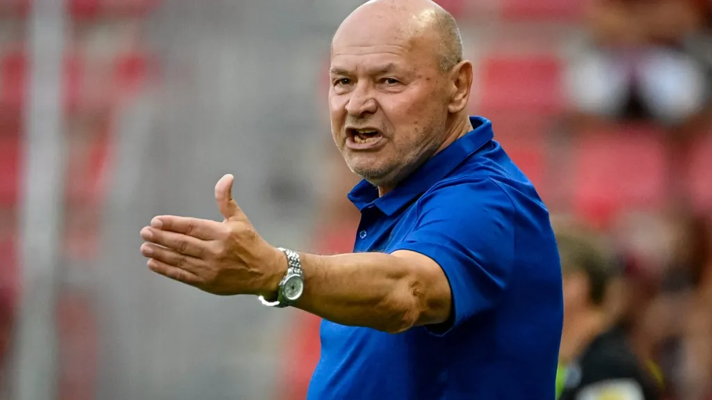 Trenér hradeckých fotbalistů Miroslav Koubek