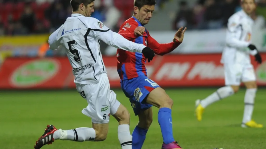 Martin Fillo ještě v dresu Plzně (vpravo)