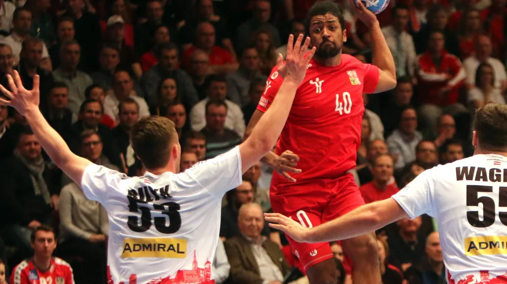 Reprezentační spojka Dieudonné Mubenzem proti Rakousku