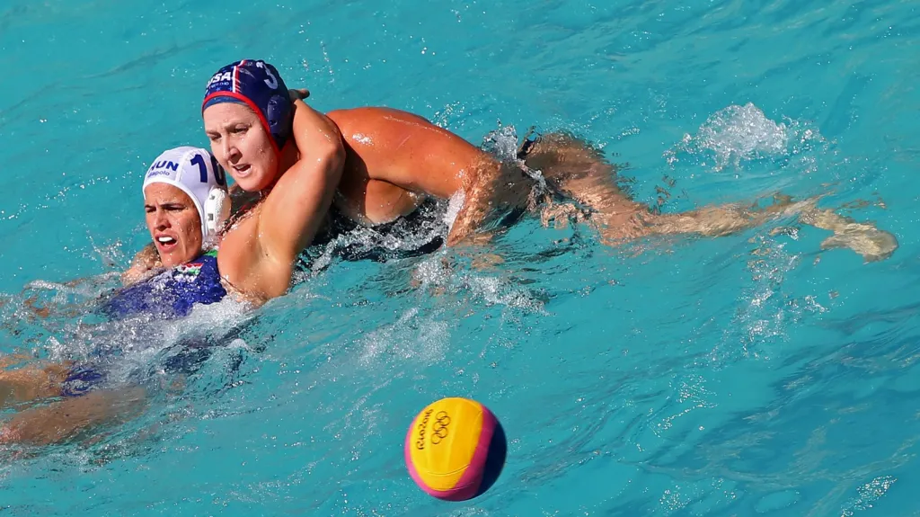 Utkání vodních pólistek USA - Maďarsko