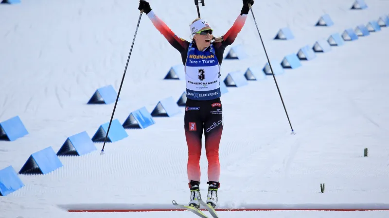 Slavící Tiril Eckoffová po vítězství v Novém Městě na Moravě